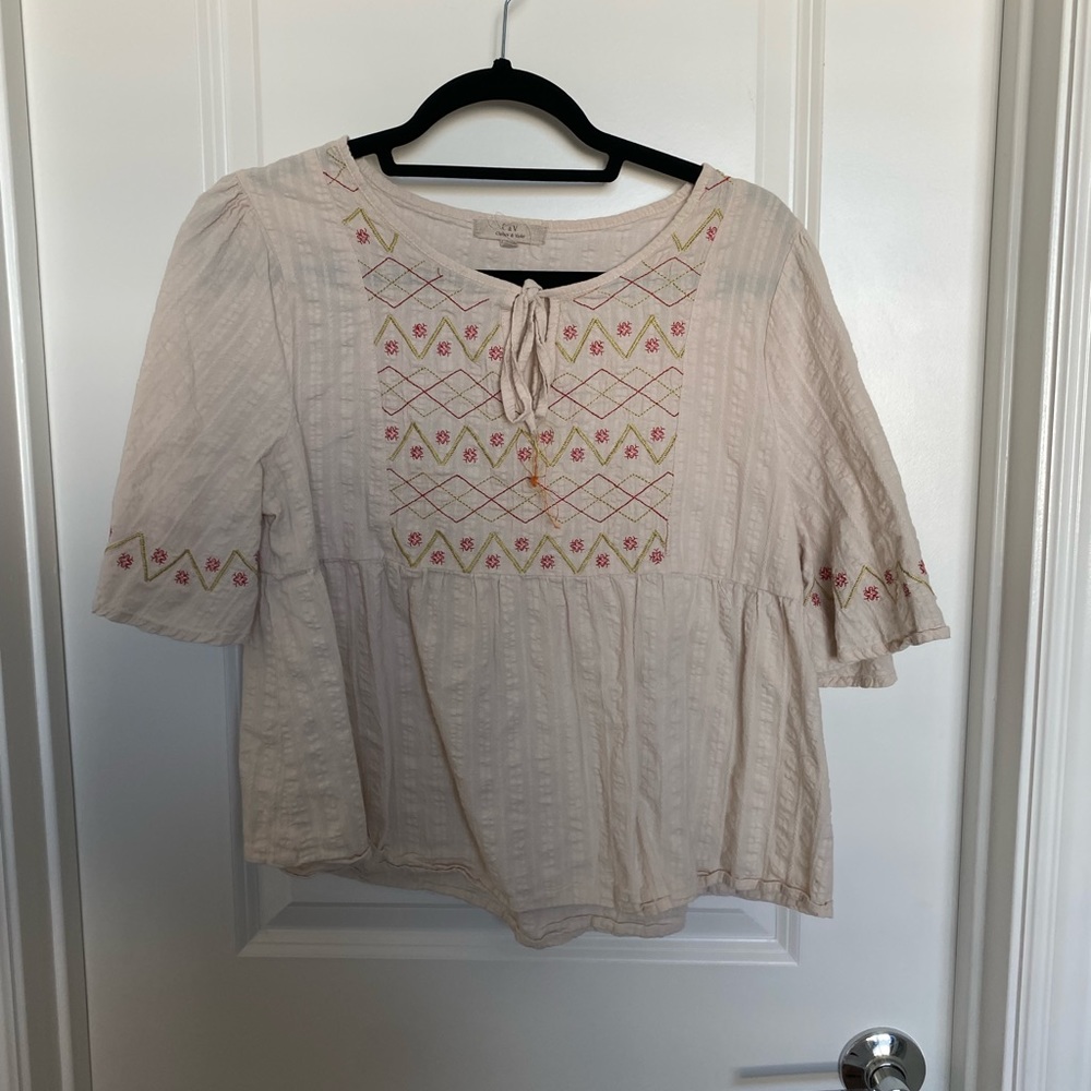 Chelsea and Violet, Sise L, Cream blouse